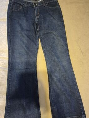 Levi Strauss Women’s Stretch Low Rise Bootcut Jeans – Size 14